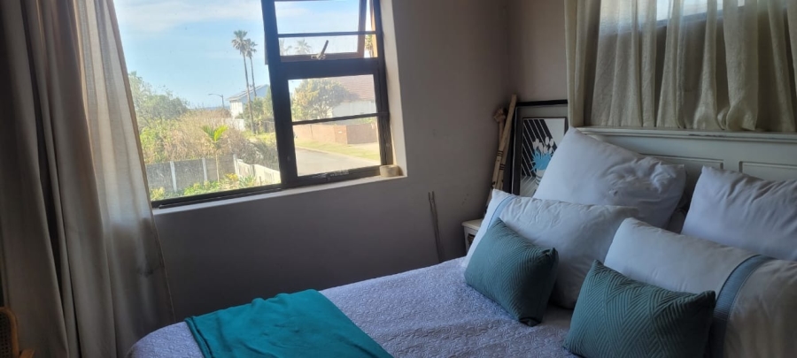 6 Bedroom Property for Sale in Gonubie Eastern Cape